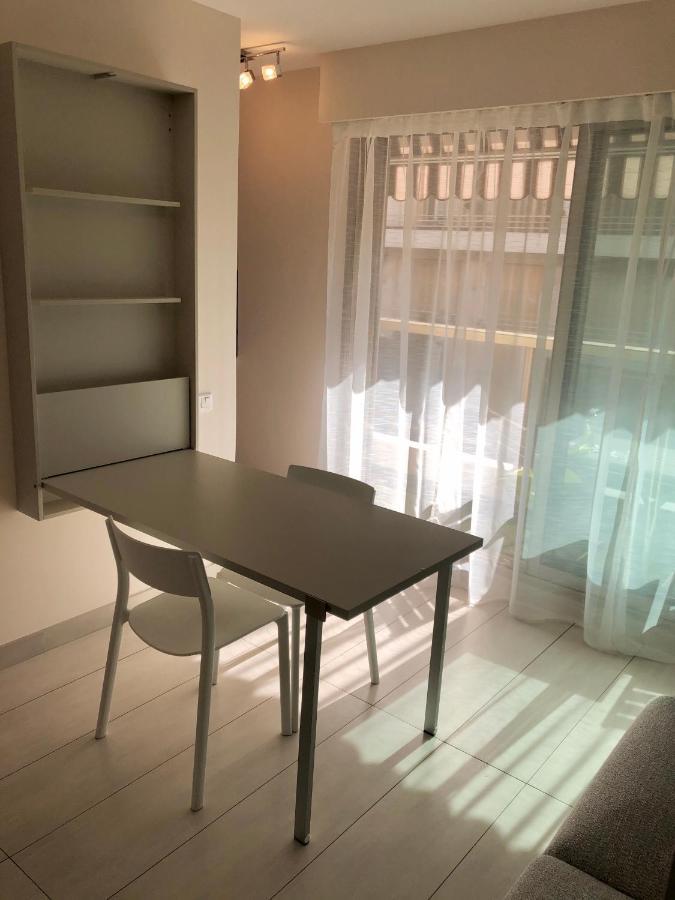 Studios Nice Gambetta Luaran gambar